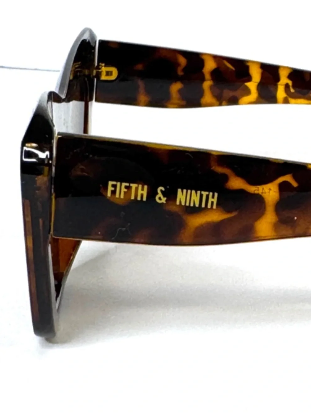 FIFTH & NINTH Kenna Sunglasses NEW With Case Tortoise Brown Cat Eye